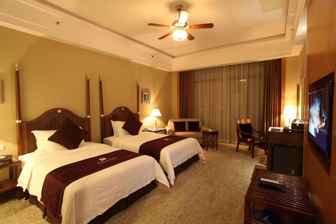 Green Lake Hot Spring Hotel Foshan Bagian luar foto