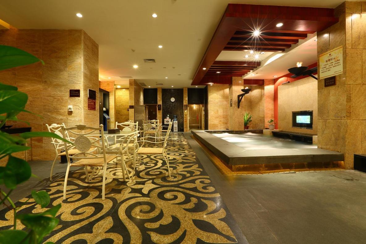 Green Lake Hot Spring Hotel Foshan Bagian luar foto