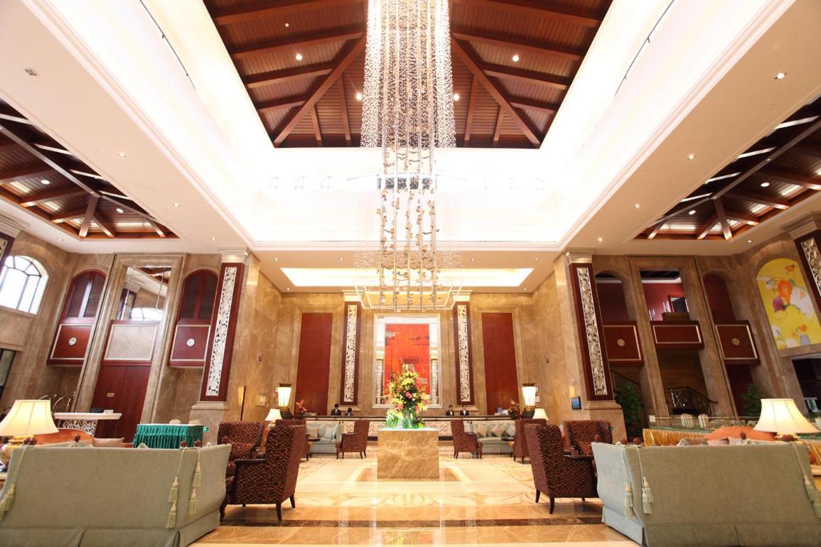 Green Lake Hot Spring Hotel Foshan Bagian luar foto