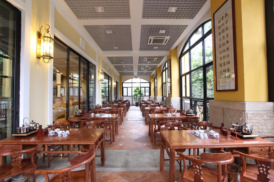 Green Lake Hot Spring Hotel Foshan Bagian luar foto
