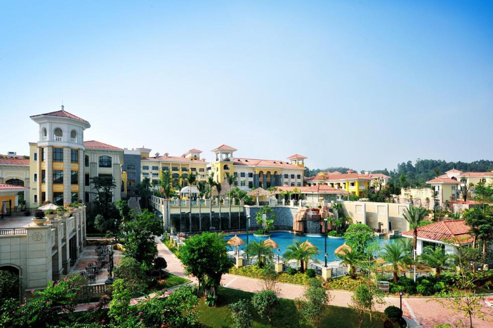 Green Lake Hot Spring Hotel Foshan Bagian luar foto