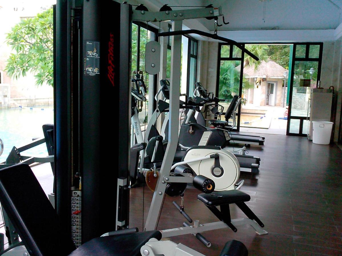 Green Lake Hot Spring Hotel Foshan Bagian luar foto