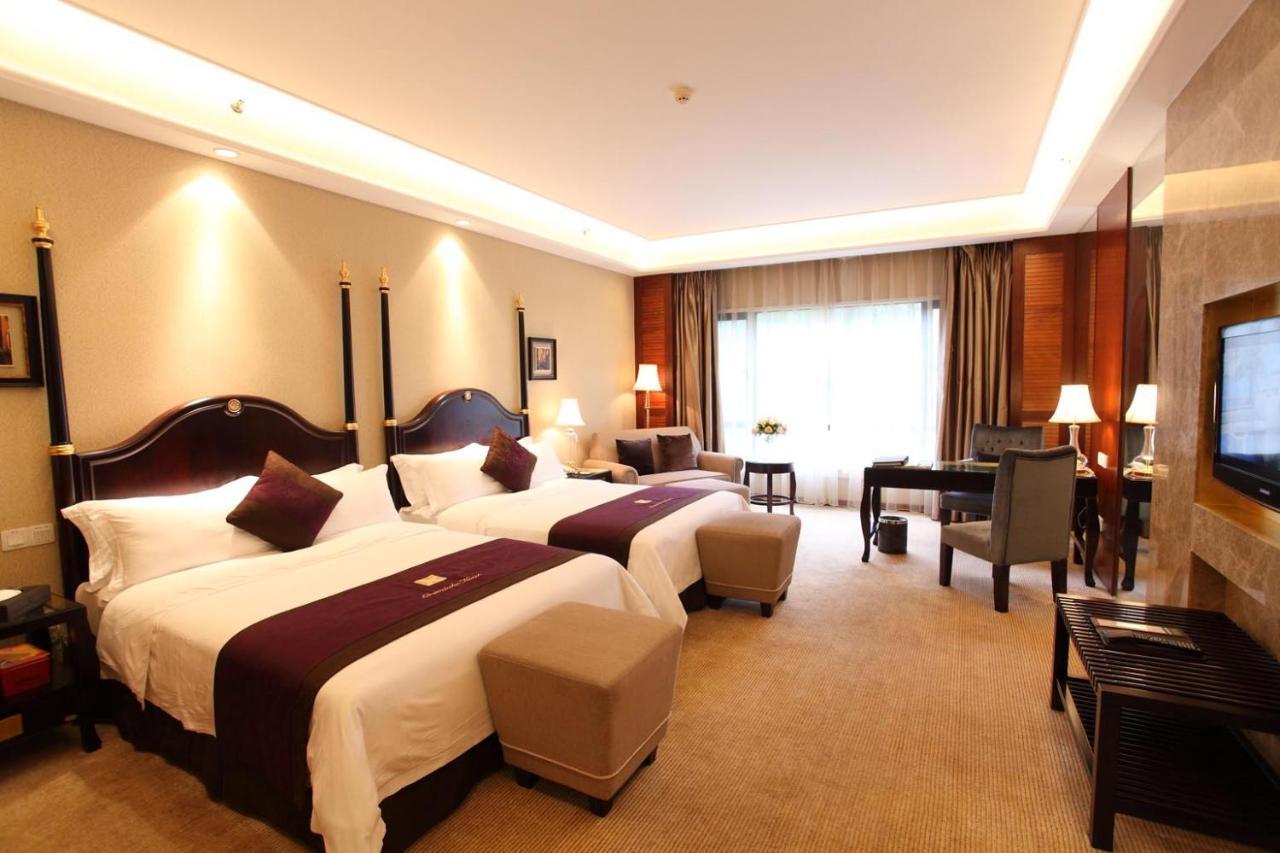Green Lake Hot Spring Hotel Foshan Bagian luar foto