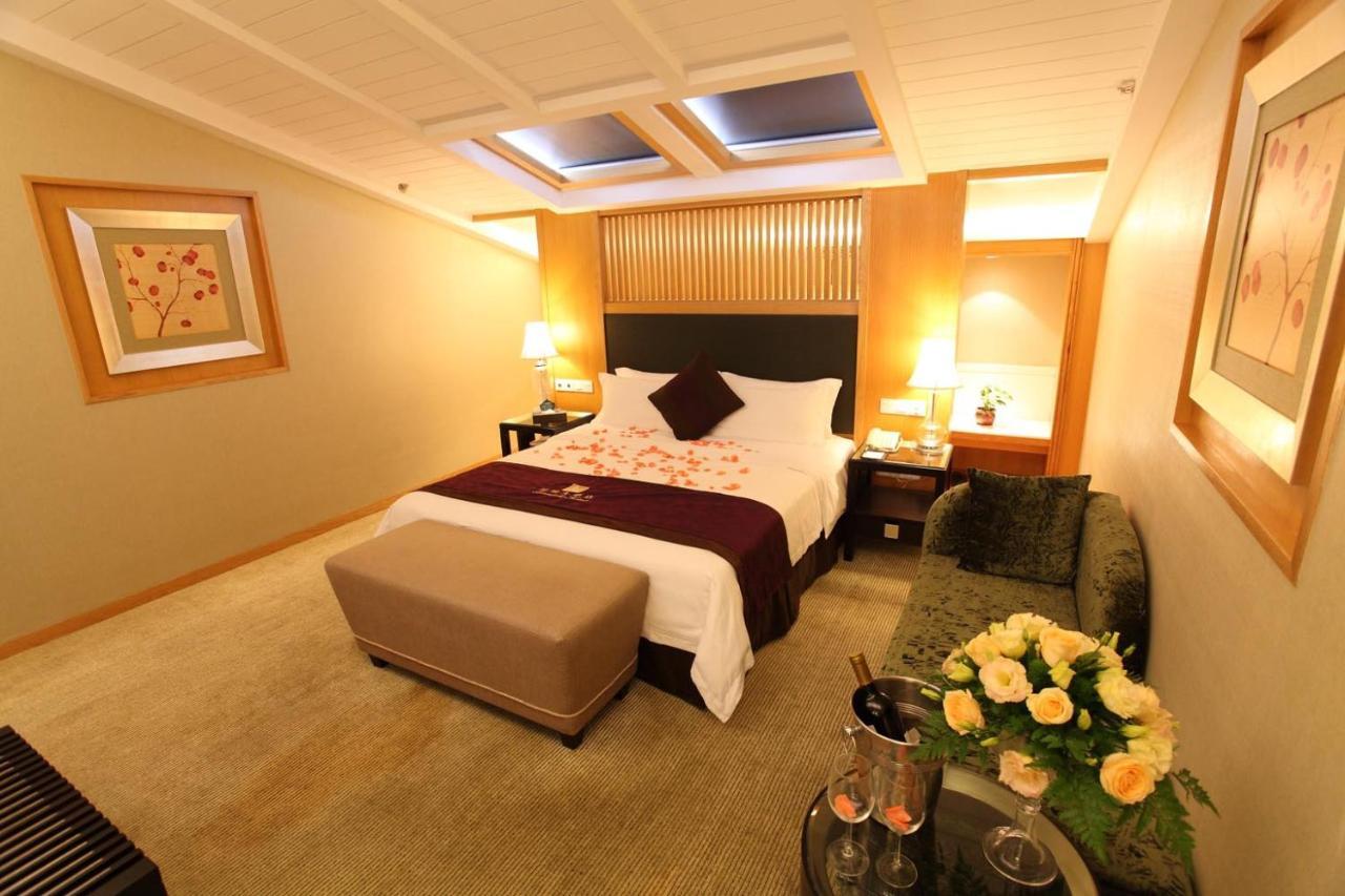 Green Lake Hot Spring Hotel Foshan Bagian luar foto